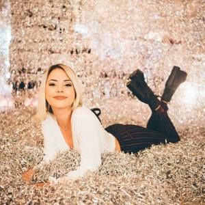 Meet your Posher, Christie